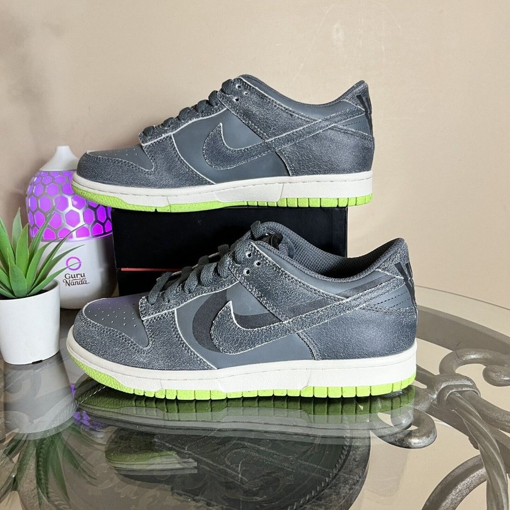 Nike Dunk Low SE Halloween Sneakers Size 6.5Y / Women Size 8 / Grey Ghost Green